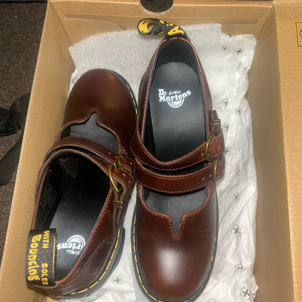 Eviee Dark Brown Classic Pull Up 👠